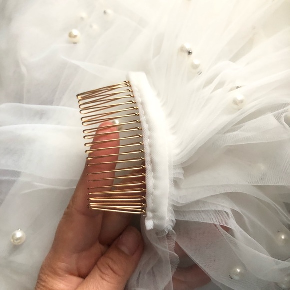 Wedding vail with pearls - Picture 7 of 10